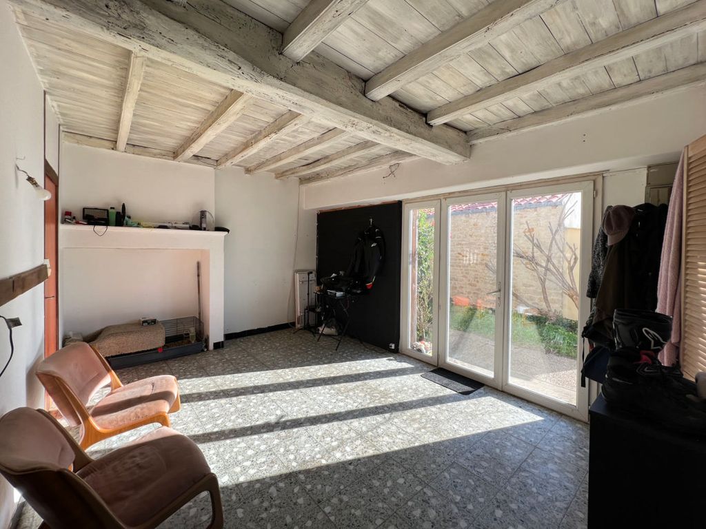 4 bed property for sale in SaintJeanD'angely, PoitouCharentes, 17400