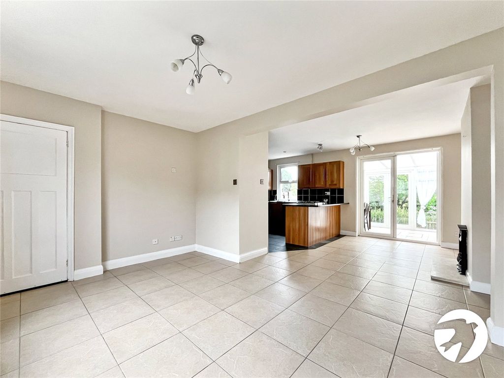 3 bed end terrace house for sale in Coldharbour Lane, Kemsley
