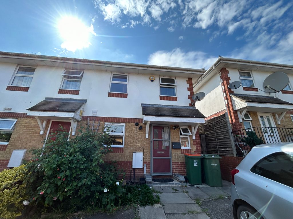 3 bed terraced house to rent in Cow Leaze, London E6 Zoopla