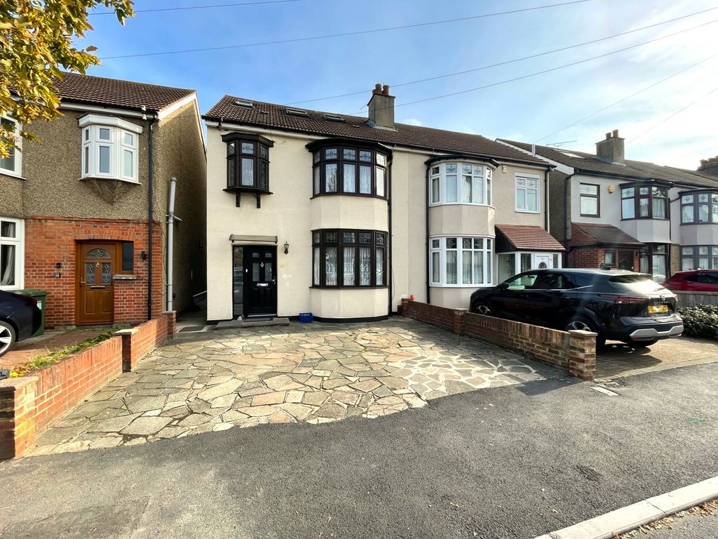 4 bed semidetached house for sale in Crowlands Avenue, Romford RM7, £499,995 Zoopla
