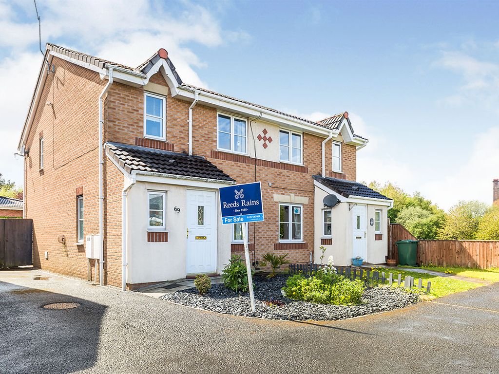 4 bed semidetached house for sale in Redwood Drive, Chorley