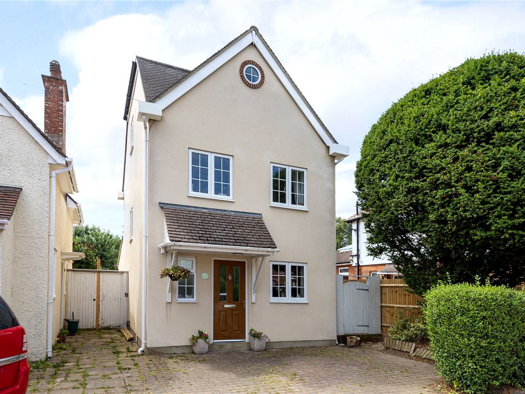 4 bed detached house for sale in Court Road, Caterham CR3 Zoopla