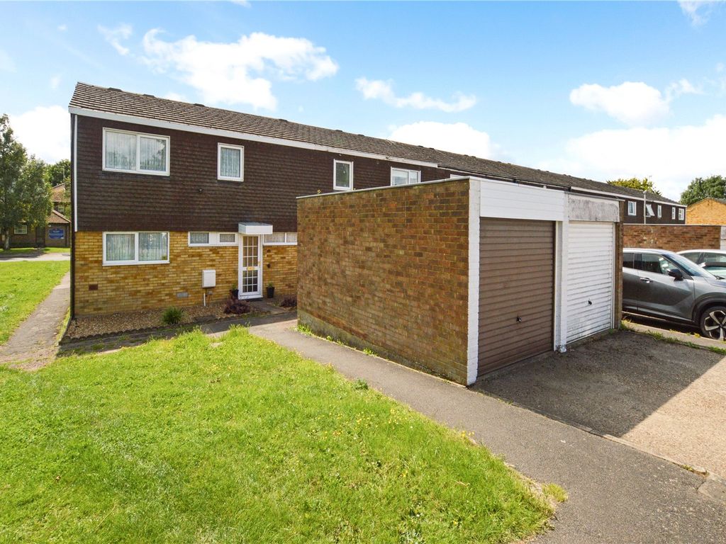 4 bed end terrace house for sale in Bloomsbury Gardens, Houghton Regis