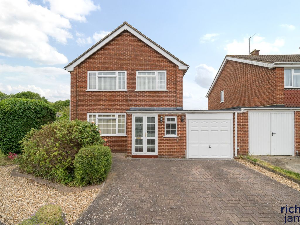 3 bed detached house for sale in Duchess Way, Upper Stratton SN2 Zoopla