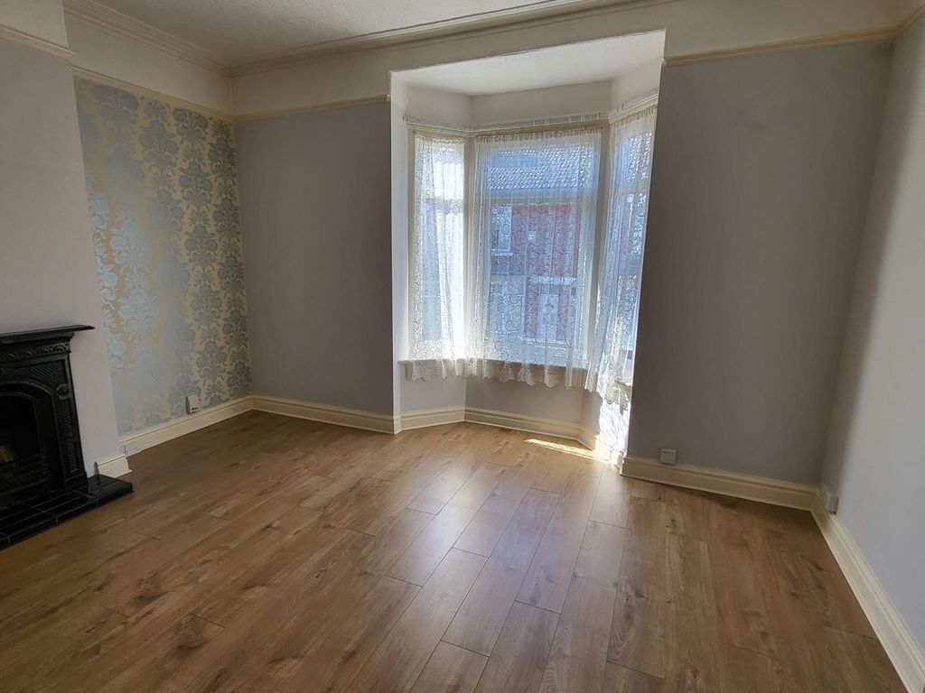 2 bed flat to rent in Lister Avenue, Balby, Doncaster DN4 Zoopla