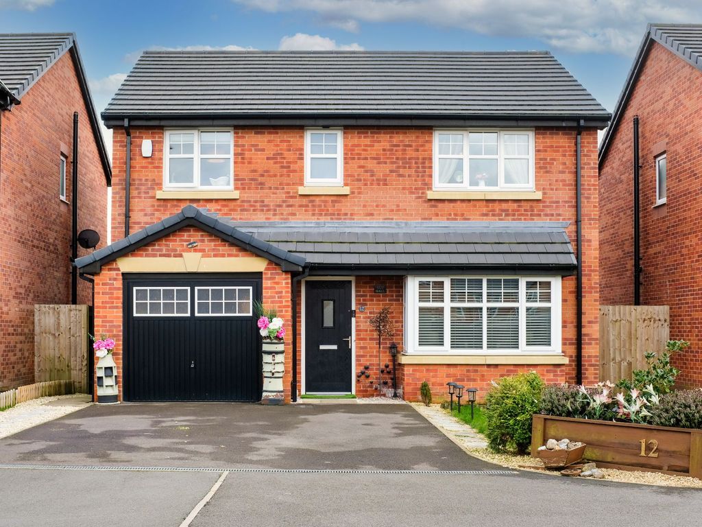 4 bed detached house for sale in Poppy Close, Bolton BL2, £390,000 Zoopla