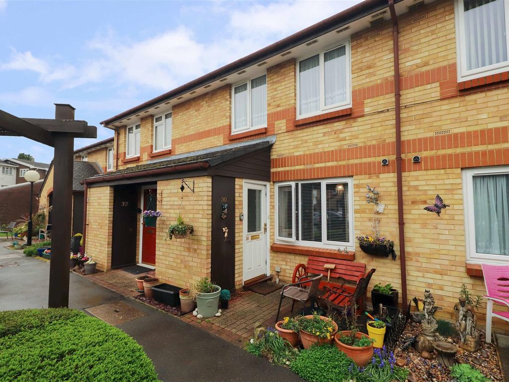 1 bed flat for sale in Magnolia Court, Auriol Drive, North Hillingdon