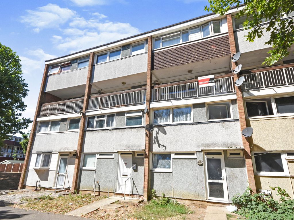 3 bed for sale in Lincoln Road, Basildon SS14 Zoopla