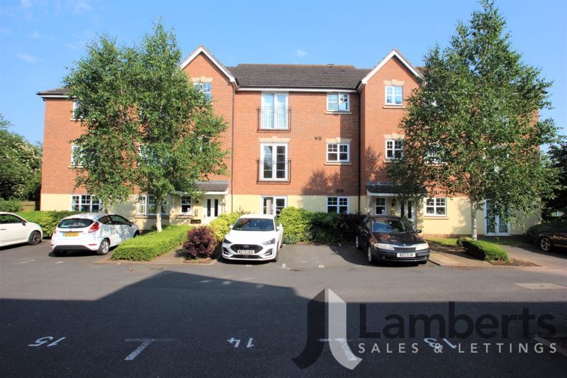 2 bed flat for sale in Railway Walk, Bromsgrove B60, £170,000 Zoopla