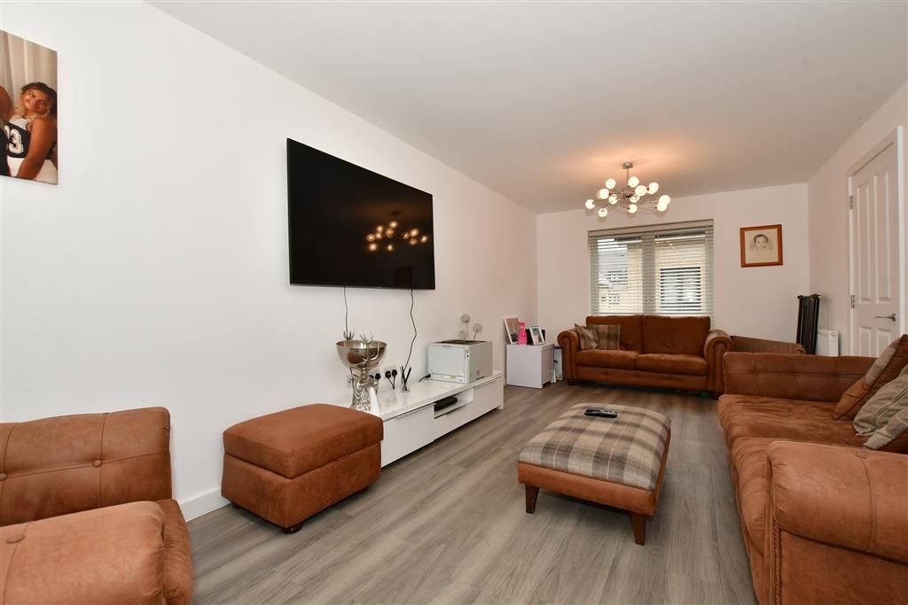 4 bed town house for sale in Fairlawn Crescent, Greenhithe, Kent DA9