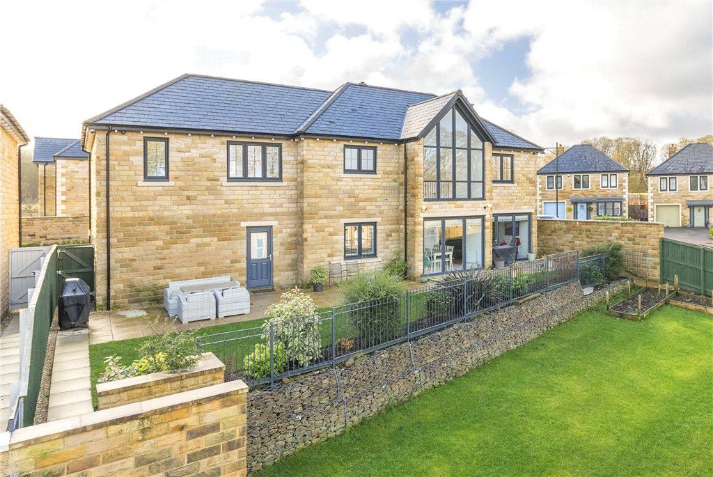 5 bed detached house for sale in Norwood Fold, Menston, Ilkley, West