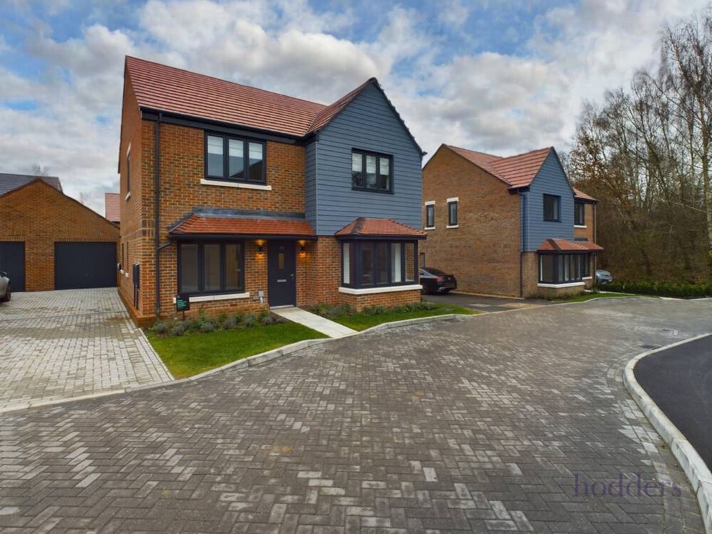 4 bed detached house to rent in Botleys Road, Ottershaw, Chertsey