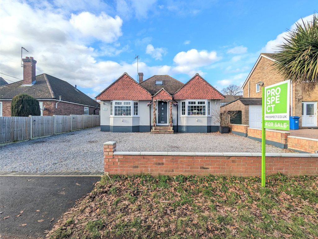 4 bed bungalow for sale in Owlsmoor Road, Owlsmoor, Sandhurst