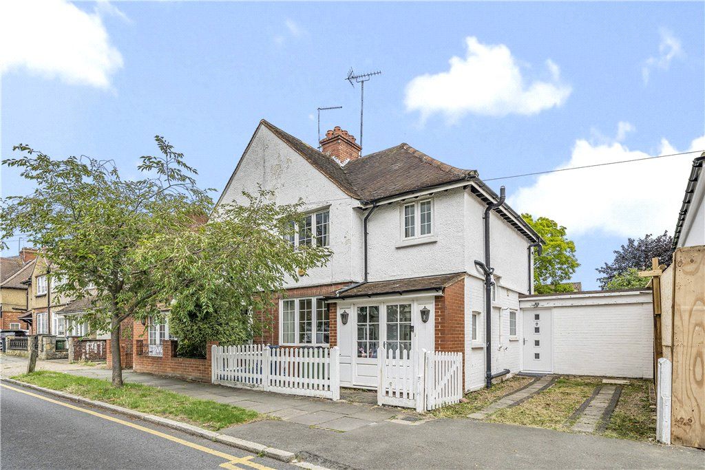 3 bed semidetached house for sale in Glebe Road, Stanmore, Middlesex