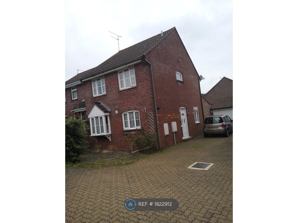 3 bed semidetached house to rent in Goldsborough Close, Swindon SN5, £