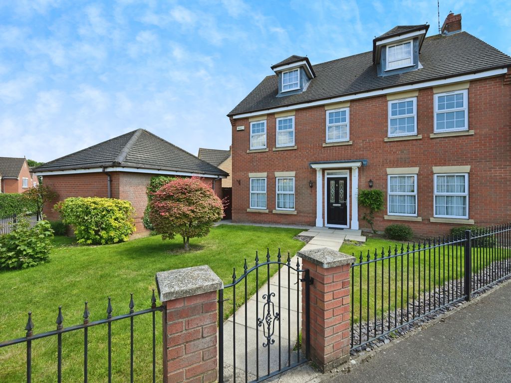 6 bed detached house for sale in Coton Park Drive, Coton Meadows, Rugby