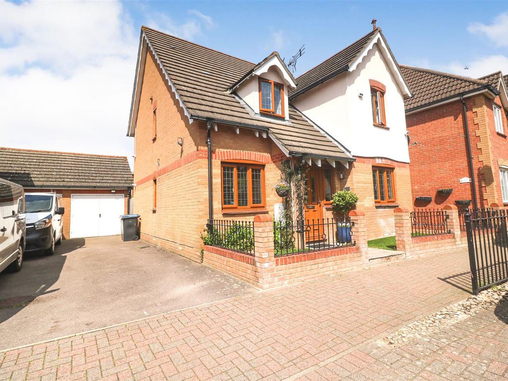 4 bed detached house for sale in Chelsea Gardens, Church Langley, Harlow CM17 Zoopla