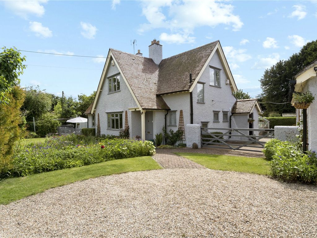 4 bed detached house for sale in Thame Road, Warborough OX10, £800,000