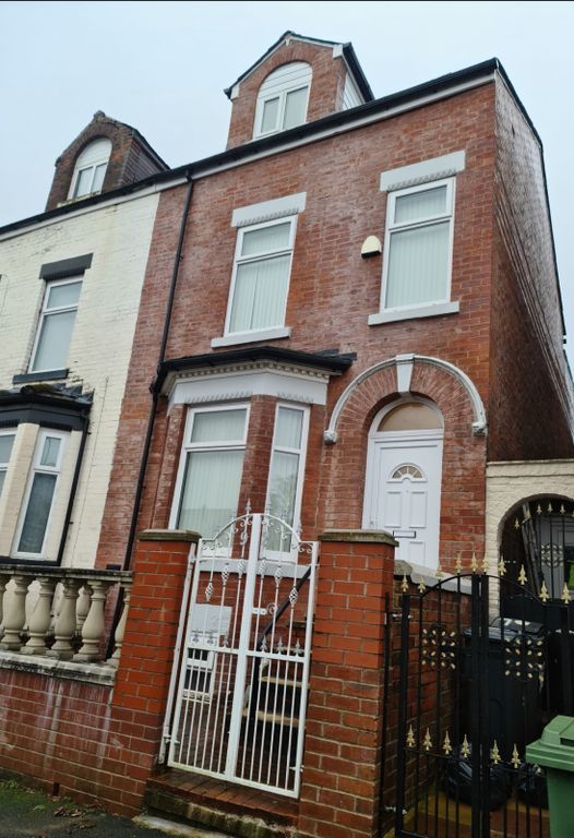 3 bed end terrace house for sale in Belgrave Road, Oldham OL8, £235,000