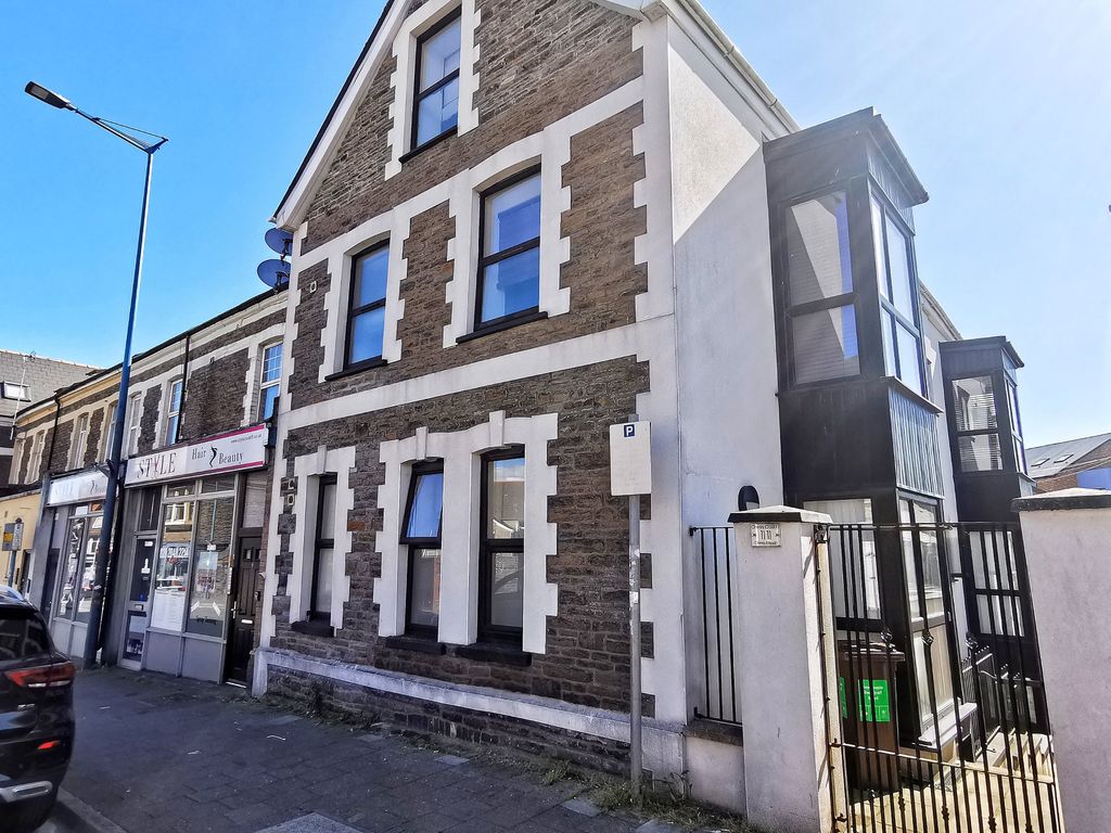 2 bed flat for sale in Crwys Road, Cathays, Cardiff CF24, £160,000 Zoopla