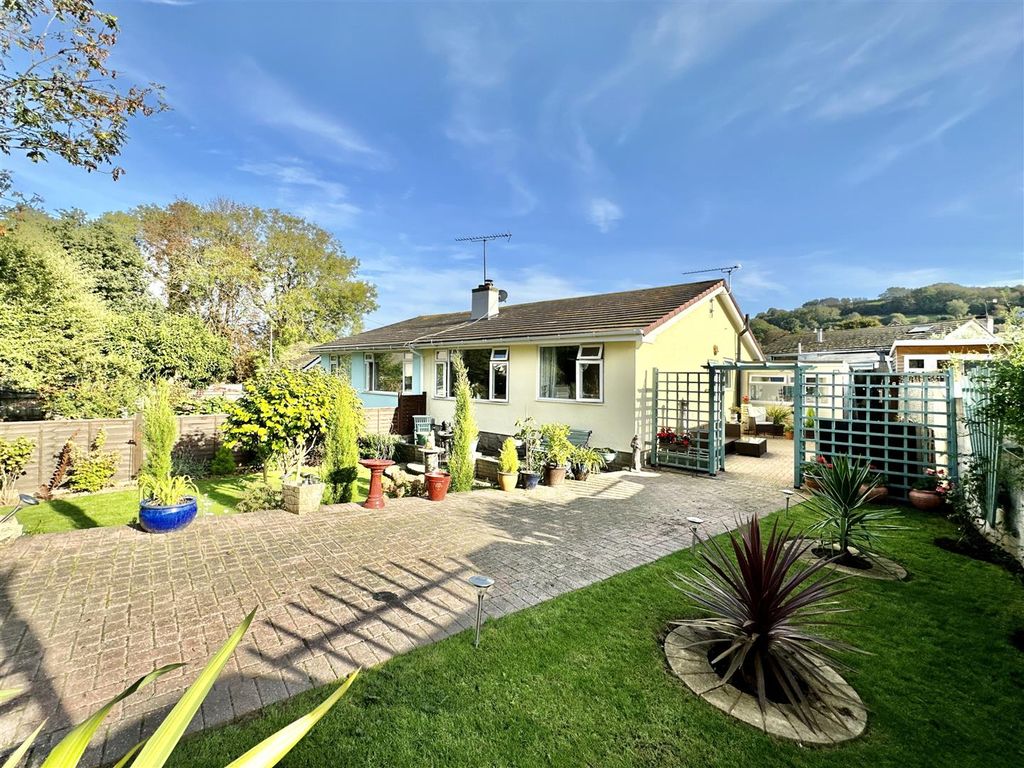 2 bed semidetached bungalow for sale in Pine Close, Brixham TQ5, £
