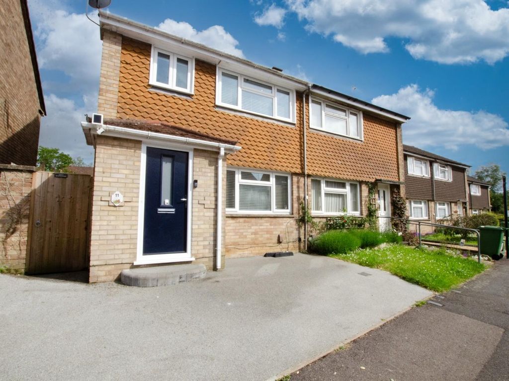 3 bed semidetached house for sale in Wavell Road, Southampton SO18, £