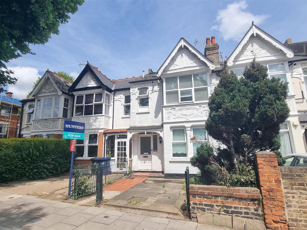 Northfield Avenue, Ealing, London W13