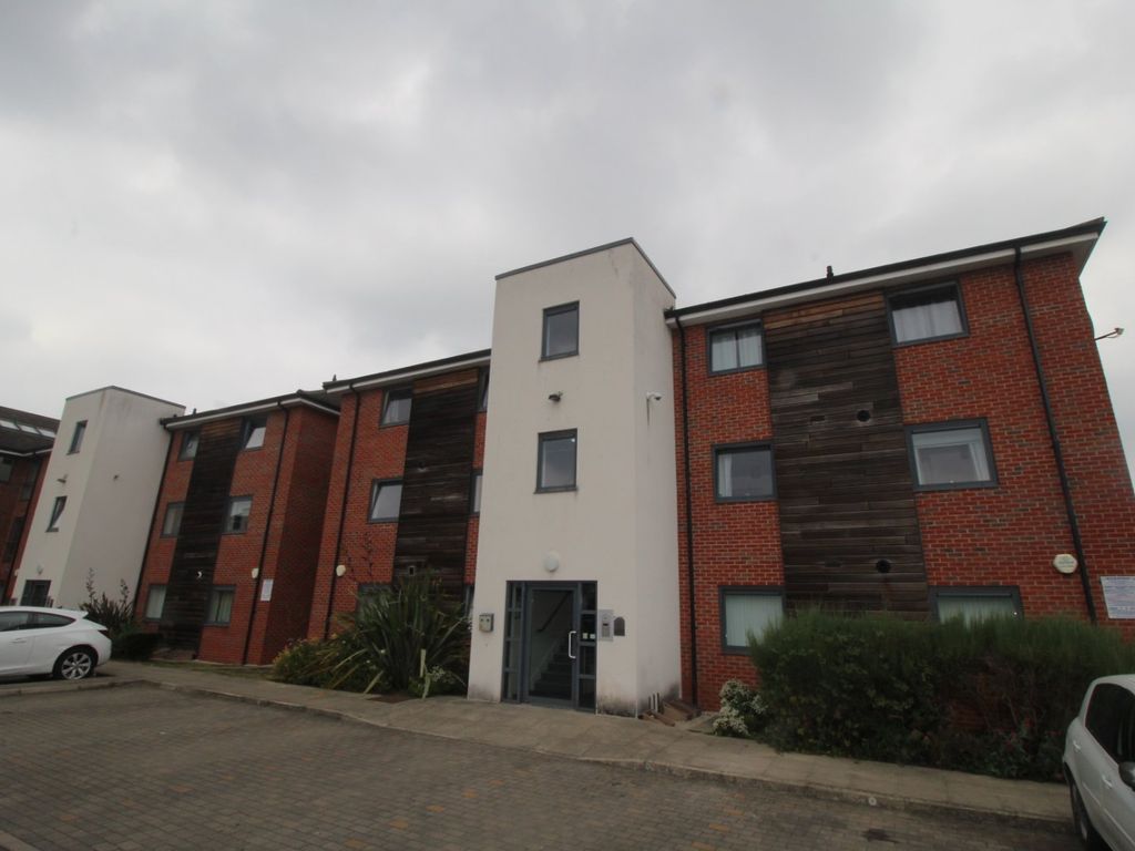 2 bed flat to rent in Mere Lane, Armthorpe, Doncaster, South Yorkshire