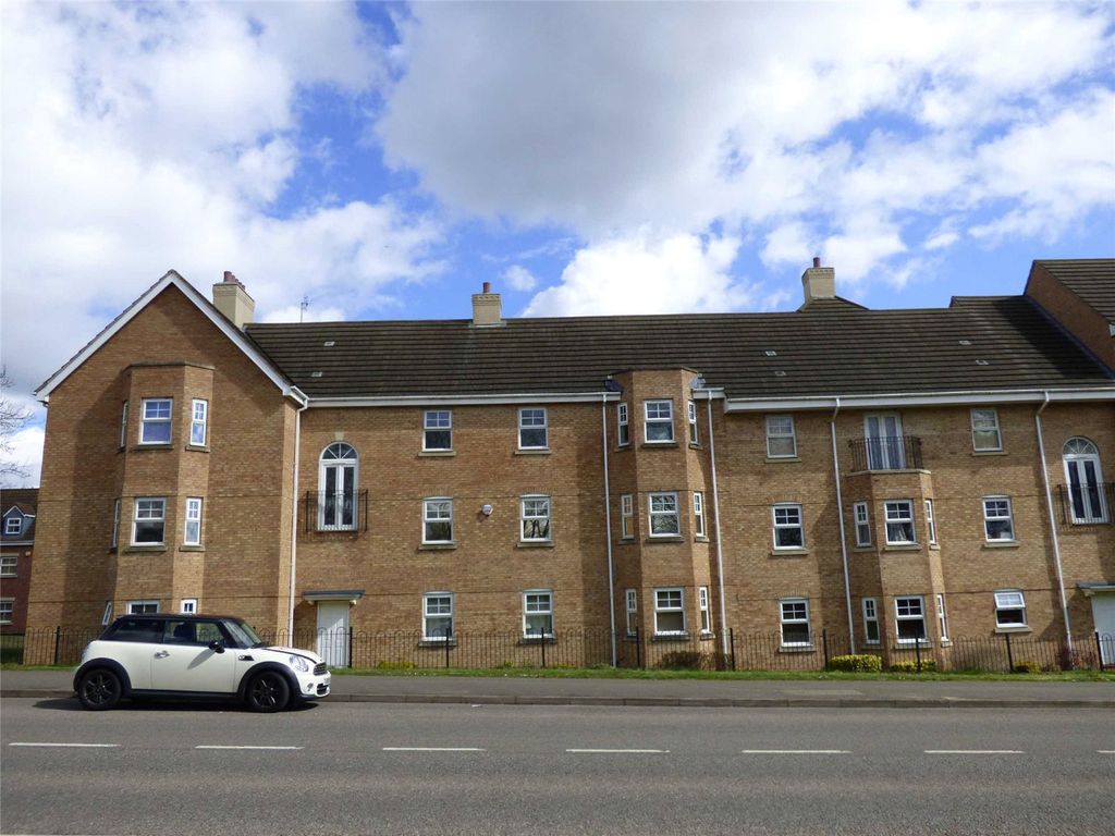 2 bed flat for sale in Morning Star Road, Daventry, Northamptonshire