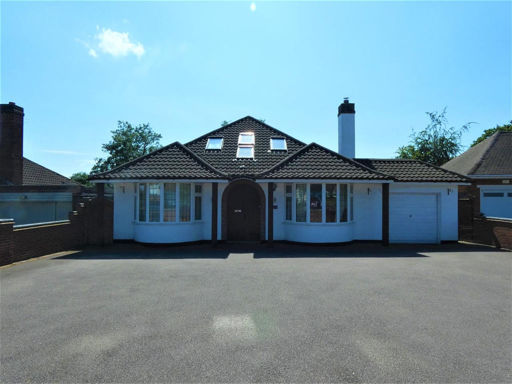 6 bed detached bungalow for sale in Prospect Lane, Solihull, Solihull