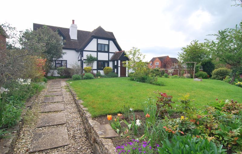 4 bed detached house for sale in Pirton Lane, Churchdown, Gloucester