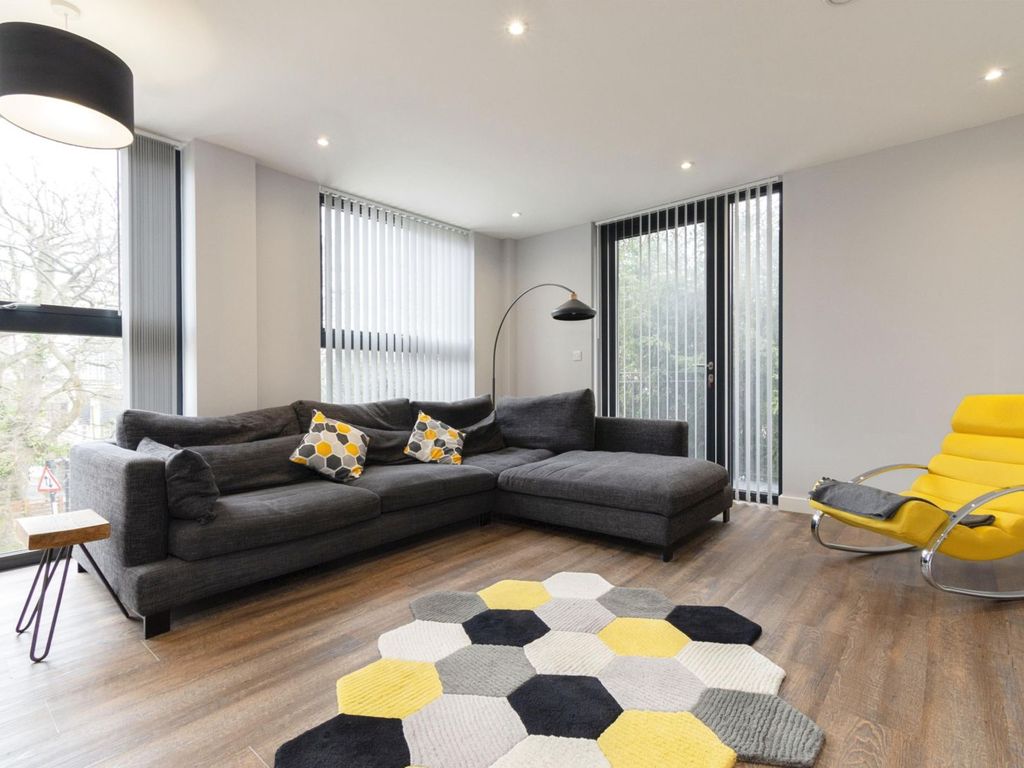 34 The Waldrons, Croydon CR0  