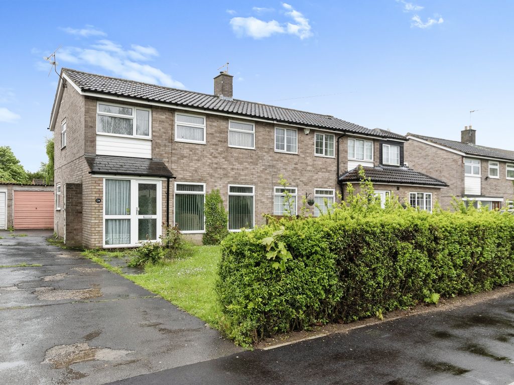 3 bed semidetached house for sale in Hydean Way, Stevenage