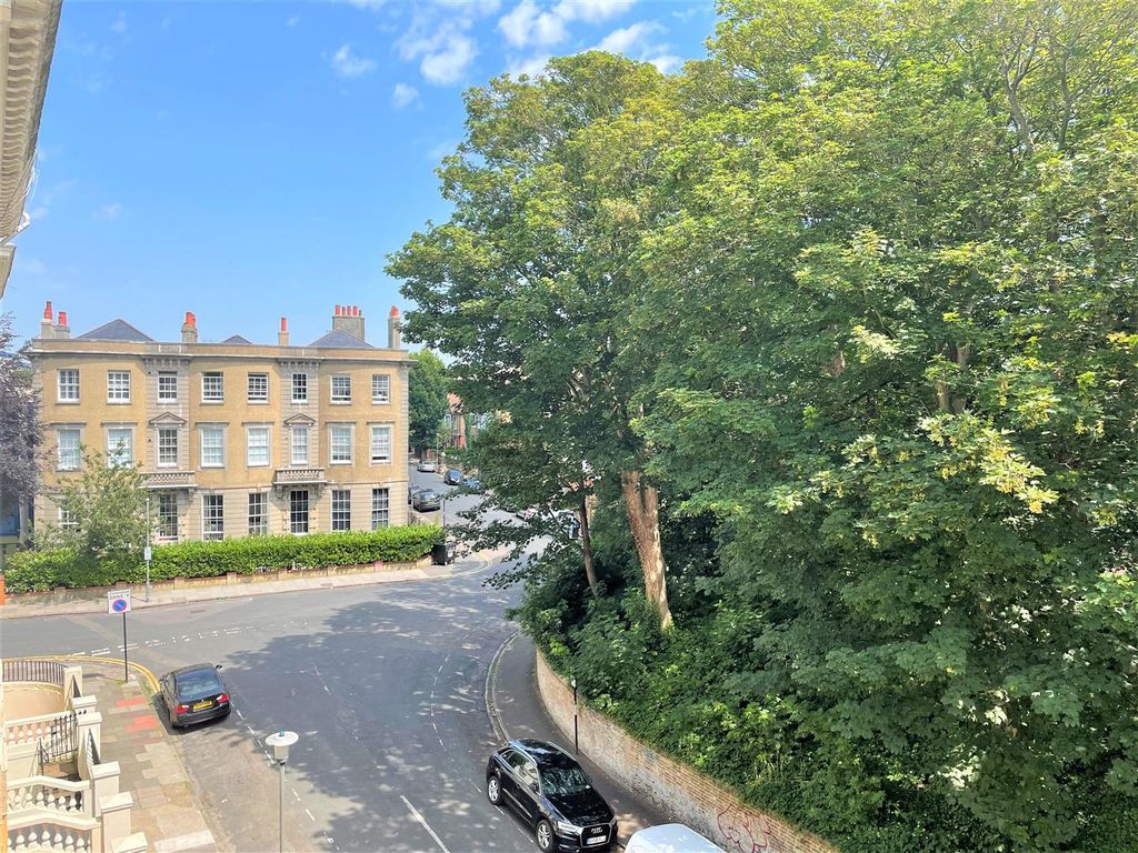 Studio to rent in Norfolk Terrace, Brighton BN1, £1,200 pcm Zoopla