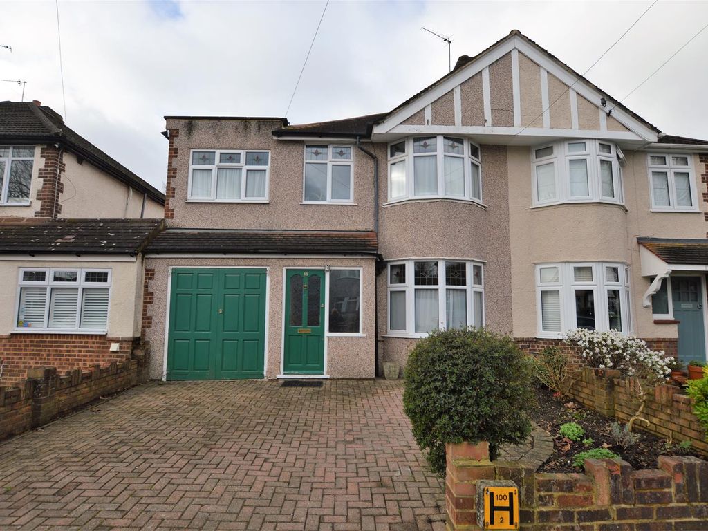 5 bed semidetached house for sale in Lyndhurst Avenue, Whitton
