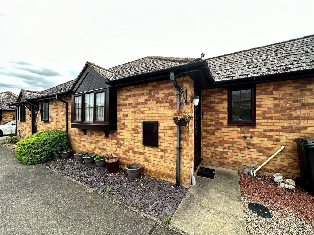 1 bed bungalow for sale in Cavendish Gardens, Chelmsford CM2 Zoopla