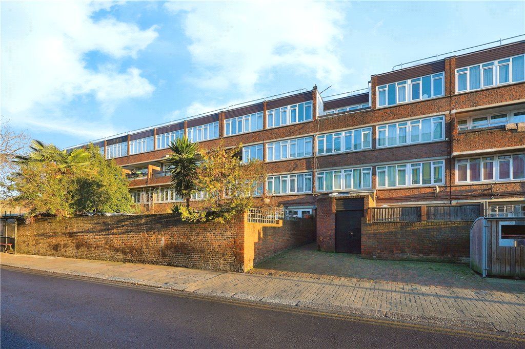 3 bed property for sale in Carey Gardens, London SW8, £400,000 Zoopla