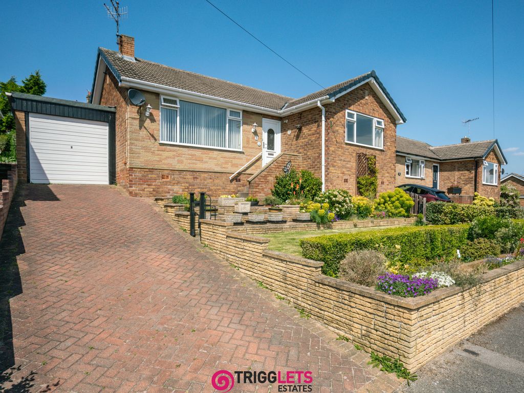 3 bed bungalow for sale in Southlea Drive, Hoyland, Barnsley S74, £