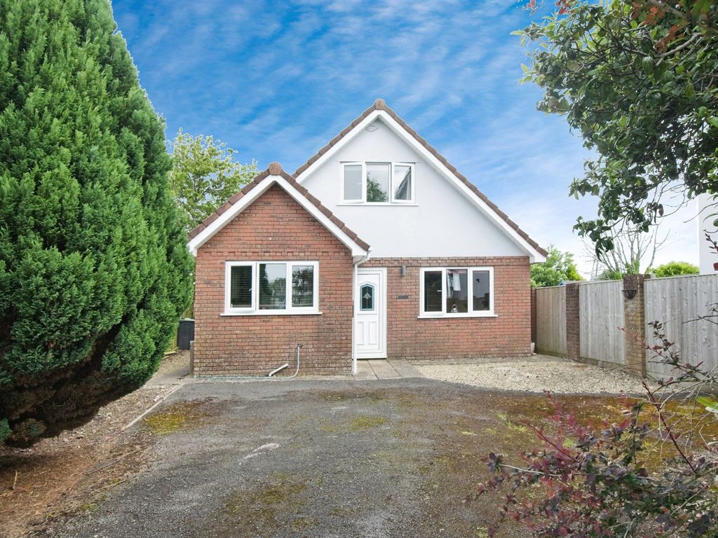 3 bed detached bungalow for sale in The Terrace, Sudbrook, Caldicot