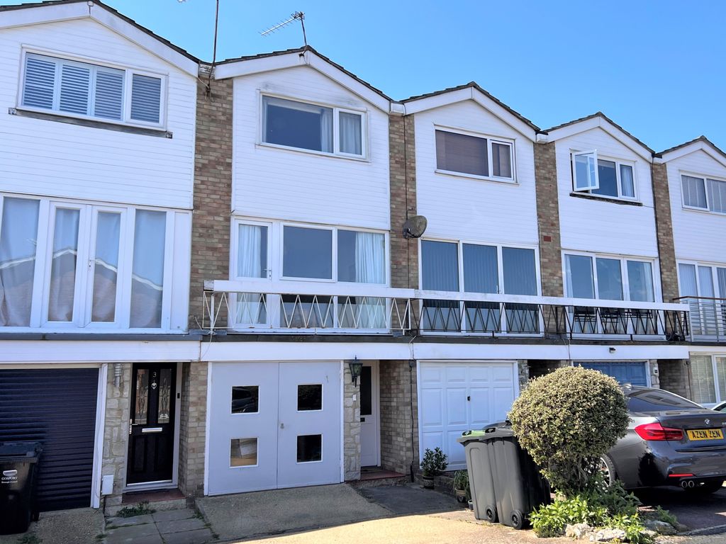 3 Bed Town House For Sale In Gale Moor Avenue Gomer Gosport