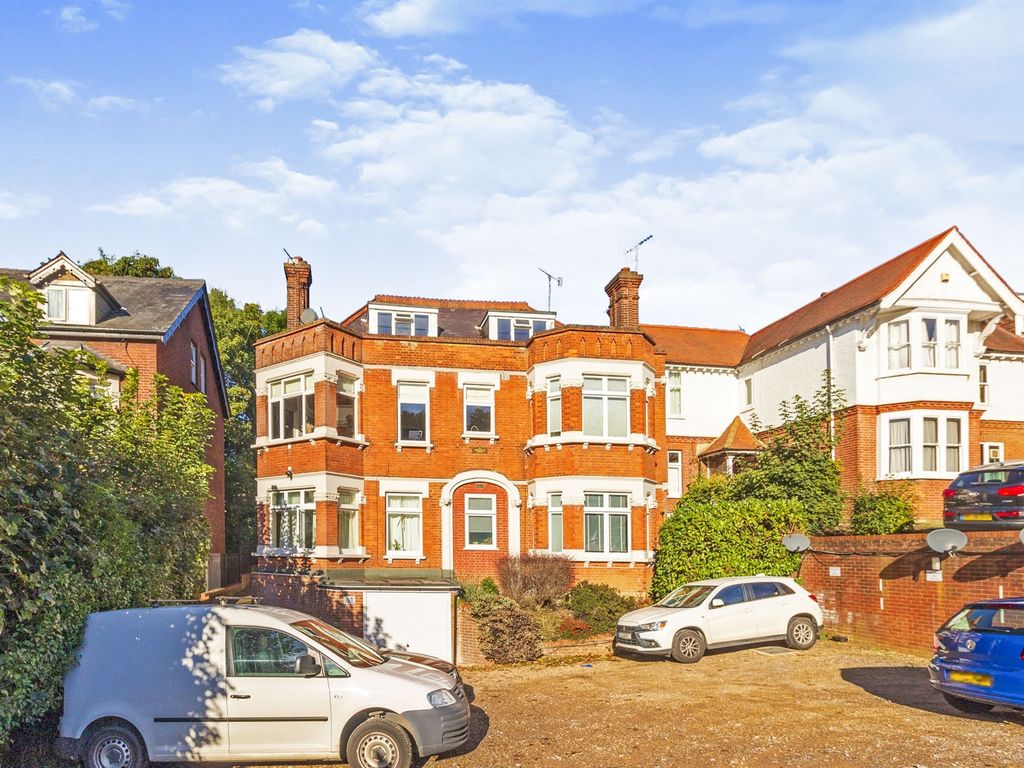 2 bed flat for sale in Amersham Hill, High HP13 Zoopla
