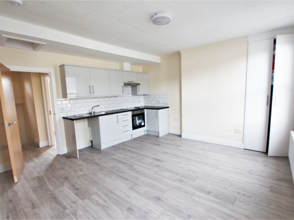 2 bed flat to rent in The Avenue, Tottenham, London N17 Zoopla