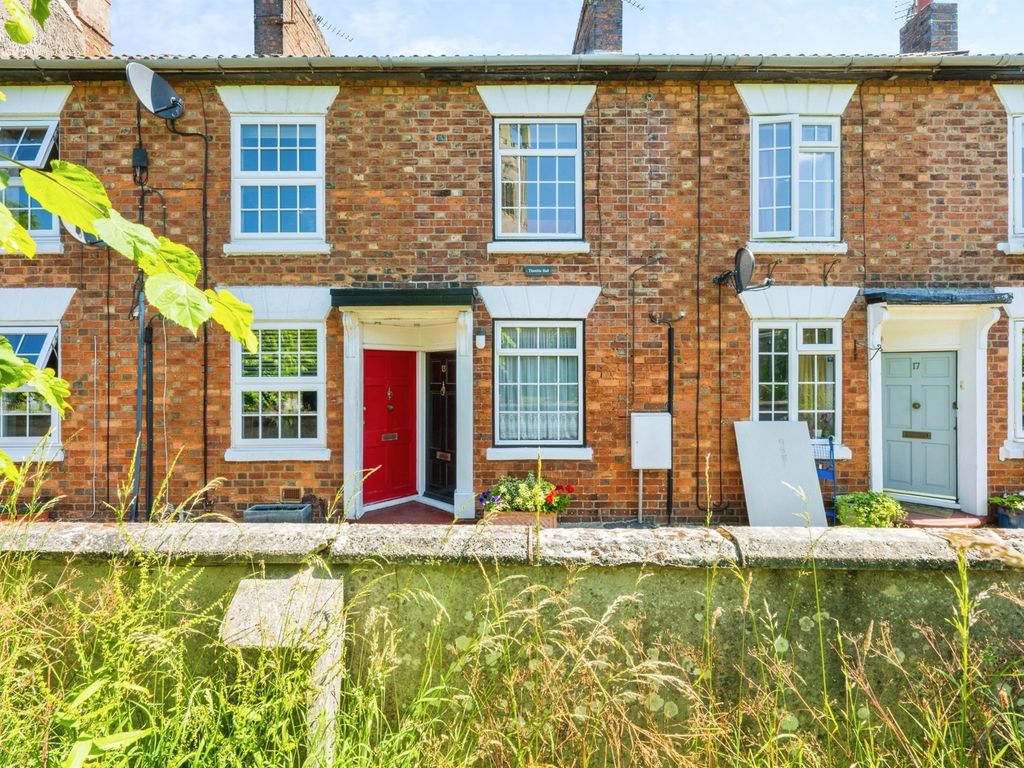 1 bed terraced house for sale in Church End, Hanslope, Milton Keynes