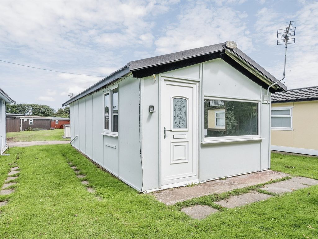 1 bed property for sale in Links Road, Mundesley, Norwich NR11, £50,000