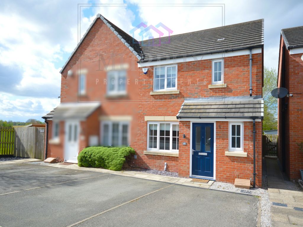 3 bed semidetached house to rent in Holme Farm Way, Pontefract WF8, £