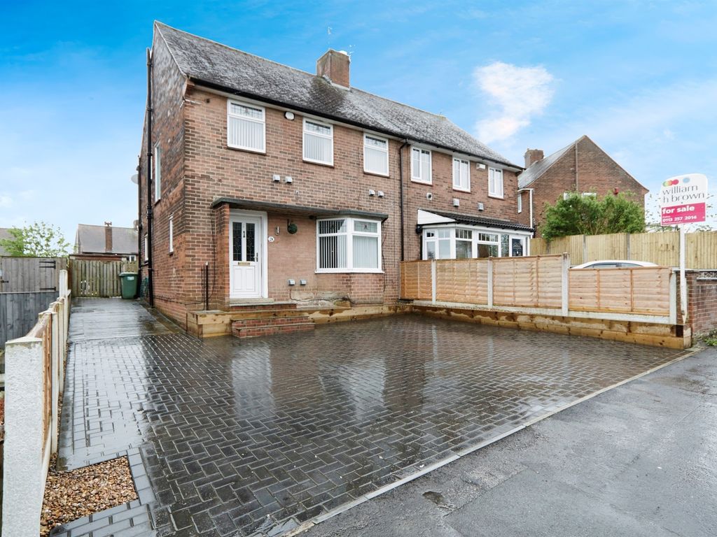 3 bed semidetached house for sale in Cockshott Lane, Armley, Leeds