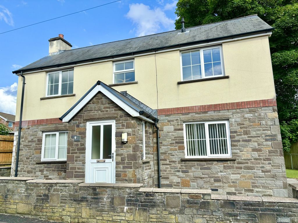 2 bed detached house for sale in Gwyn Street, Pontardawe, Swansea. SA8