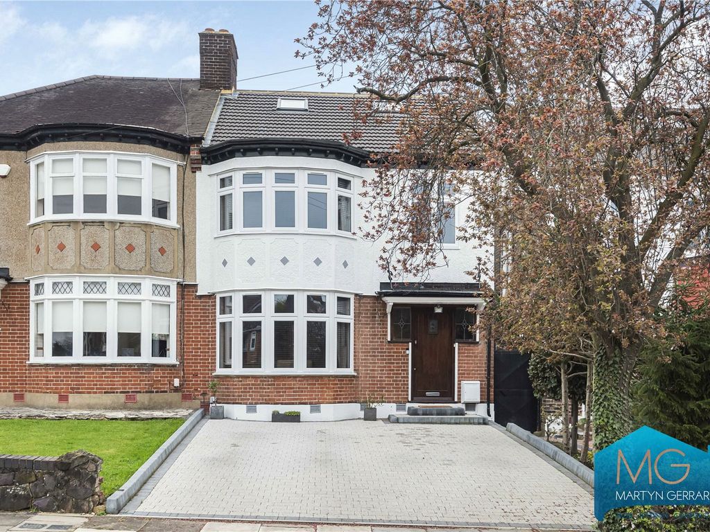 4 bed semidetached house for sale in Raith Avenue, Southgate, London