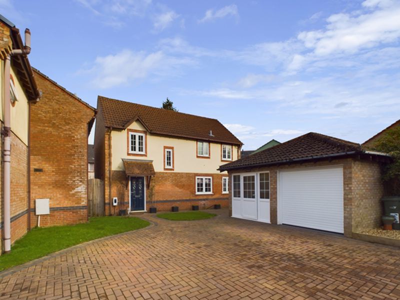 4 bed detached house for sale in Plas Y Ddol, Johnstown, Carmarthen SA31, £325,000 Zoopla