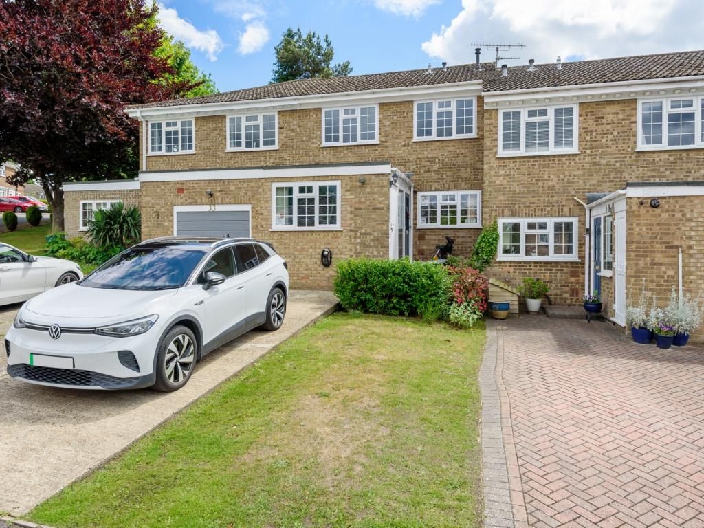 4 bed terraced house for sale in Finchampstead, Wokingham RG40 Zoopla